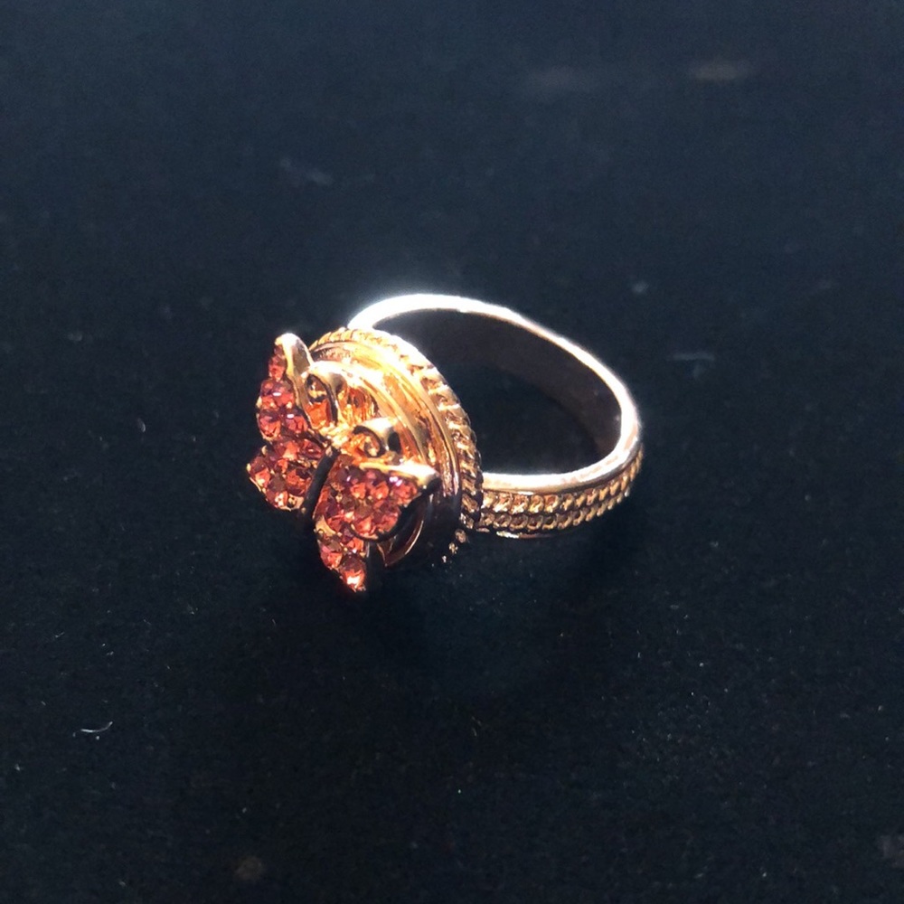 Rose gold tone ring for 12mm snap buttons. Fits size 8 finger. Comes with 1 snap - Picture 2 of 7